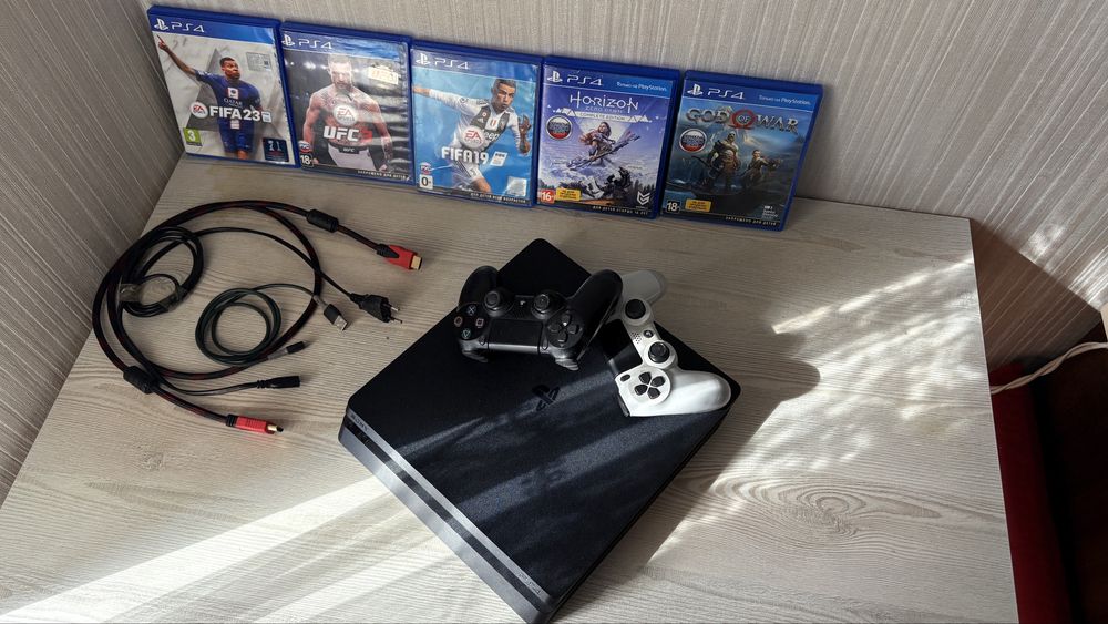 Продаю PS 4 Slim 500 gb