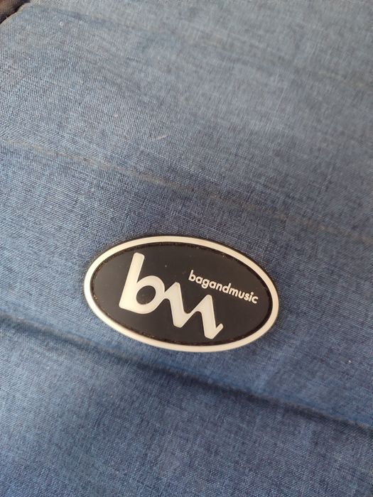 Продам чехол на электро гитару.