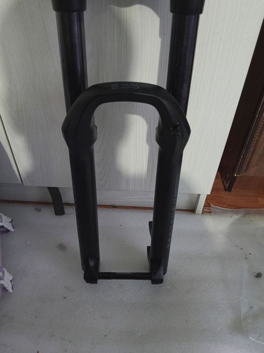 Продам новую воздушную вилку Rock shox 35