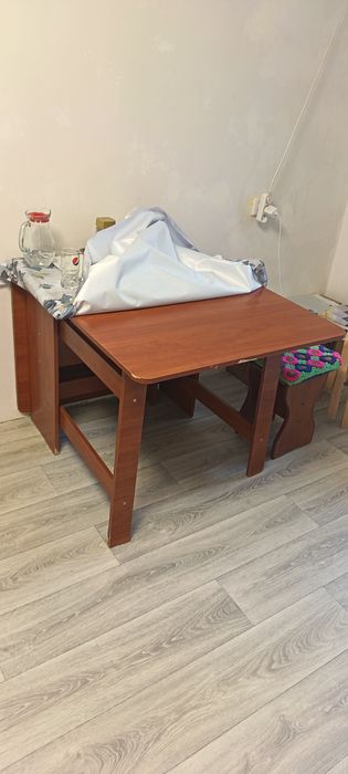 Стол книжка продам