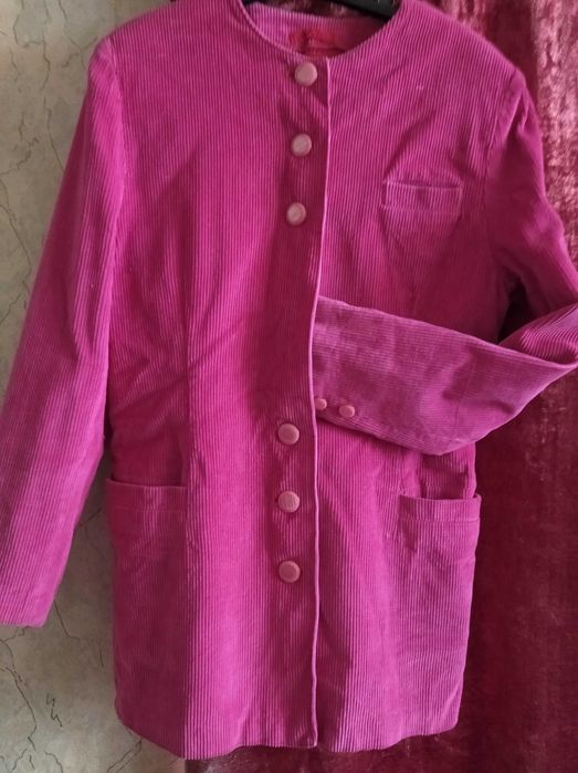 Стилни дамски костюми