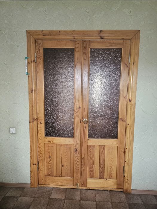 Продам двери для зала
