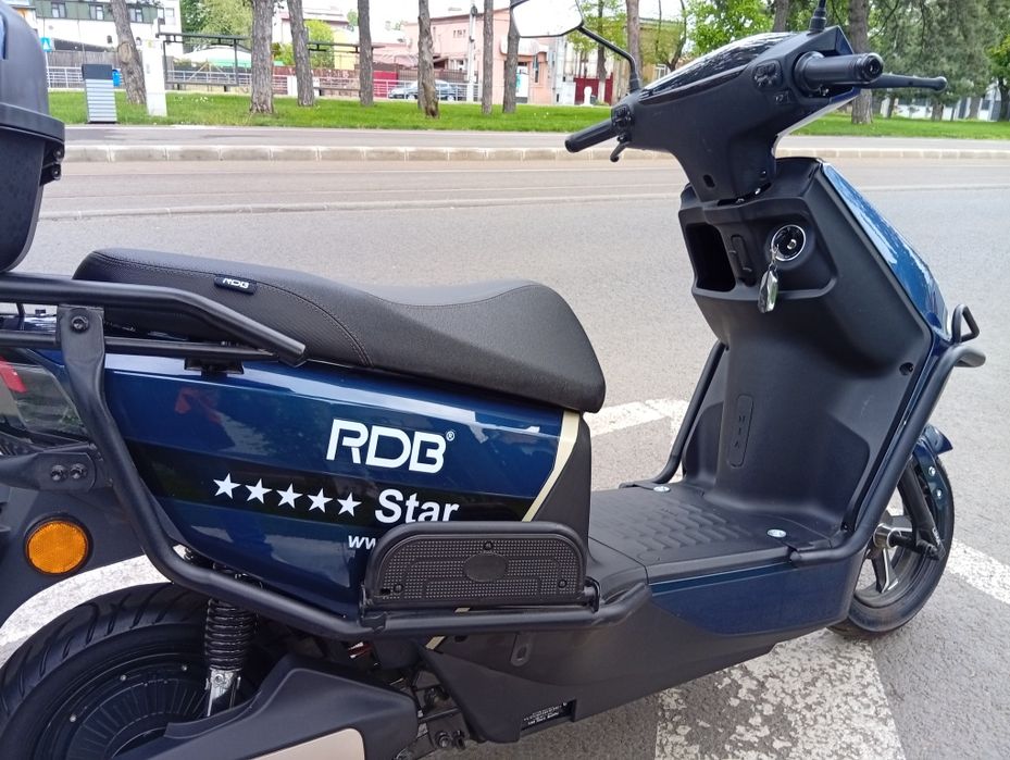 Scuter electric km efectuați 550 , este ca și nou!