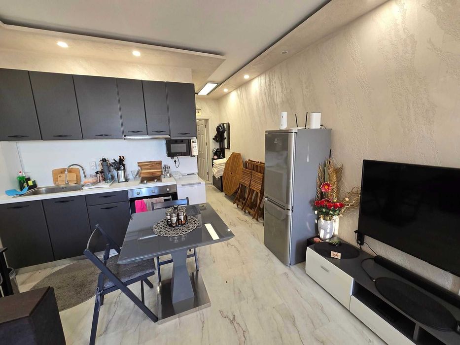 Продава се Двустаен апартамент в Свети Влас - 51 кв.м за 1059 €/кв.м - Снимка #2