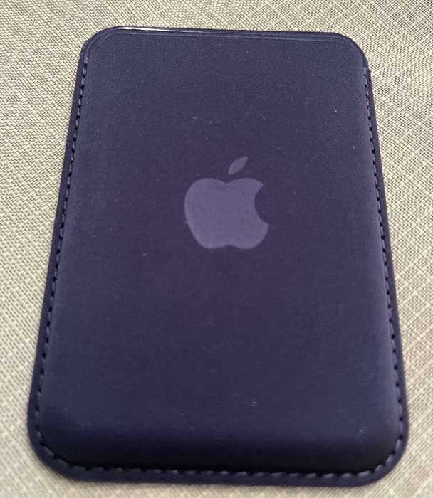 Vând portcard apple magnetic