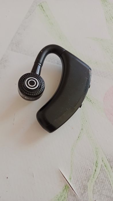 Одно ухи наушники