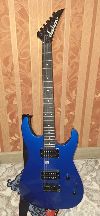 Продаю электрогитару Jackson JS11