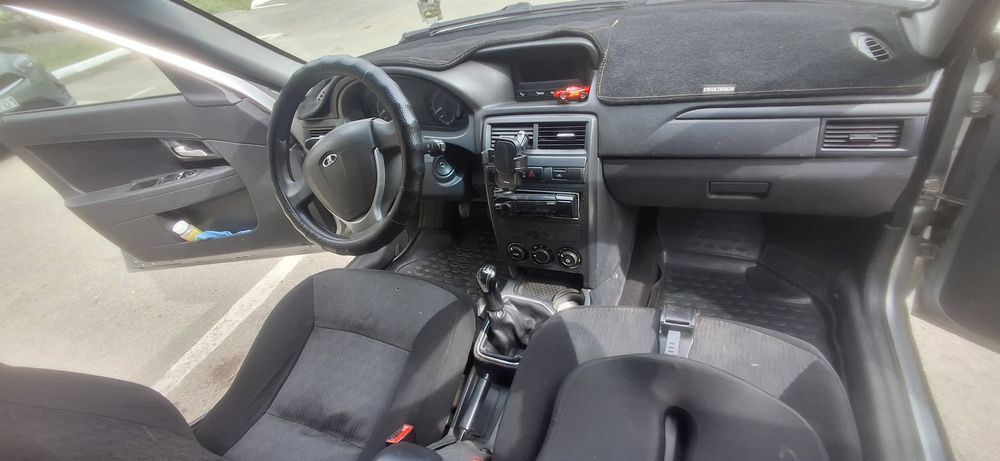 Продам машину Lada priora 2014года