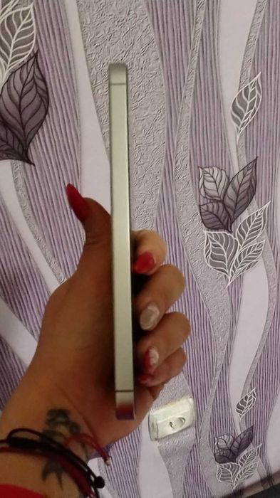 Samsung Galaxy S24 FE 256GB - Почти нов + аксесоари на стойност 370 лв