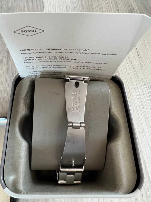 Дамски часовник - Fossil BQ1560 сребрист, като НОВ