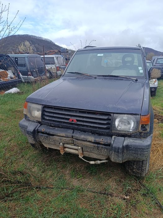 Мицубиши Паджеро 2 2.5 тд на части 98 год
