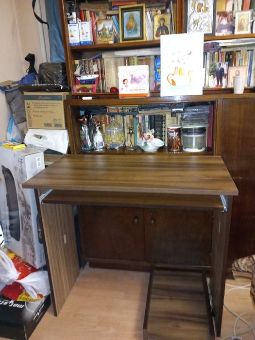 Продавам Бюро за компютар