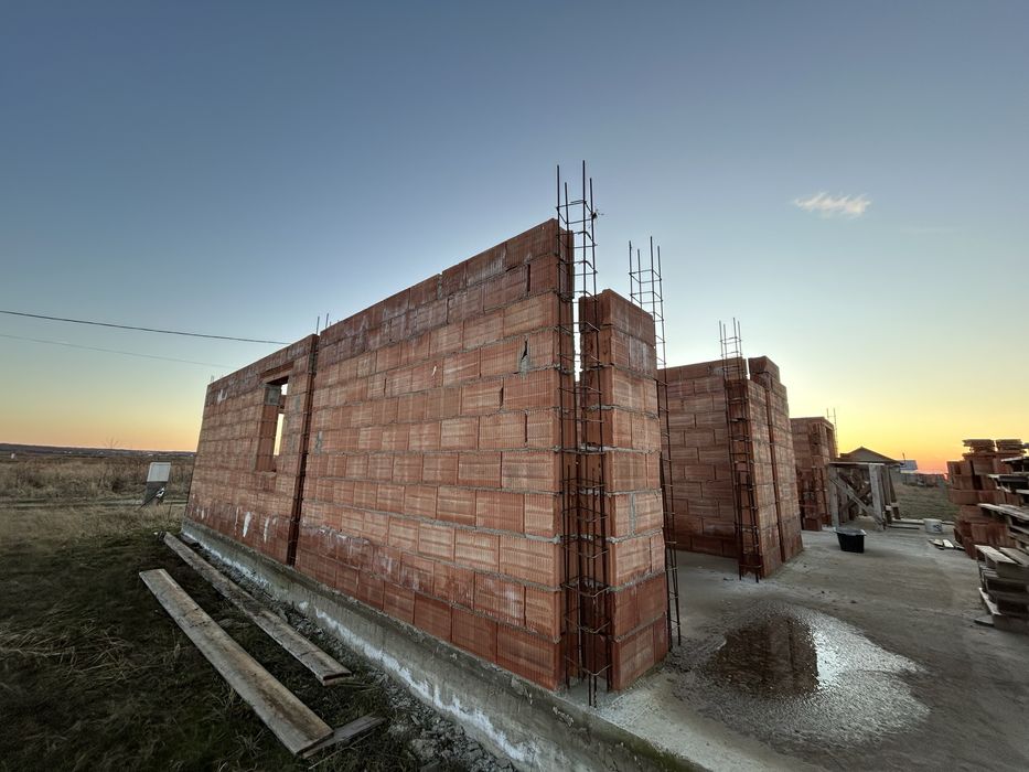 Casa in cihei  in constructie
