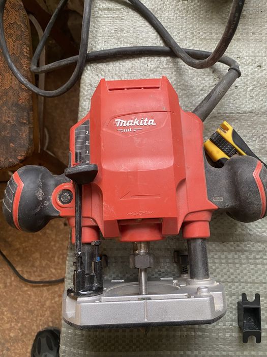 Фрезер макита м3601