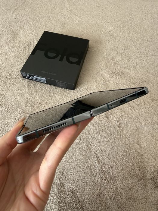 Samsung Galaxy Z Fold 4