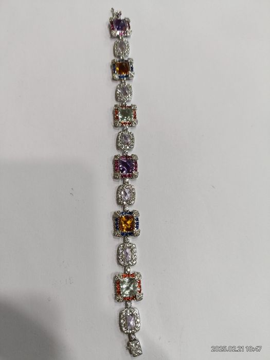 Vind brățară din aur 18kt cu diamante și safire