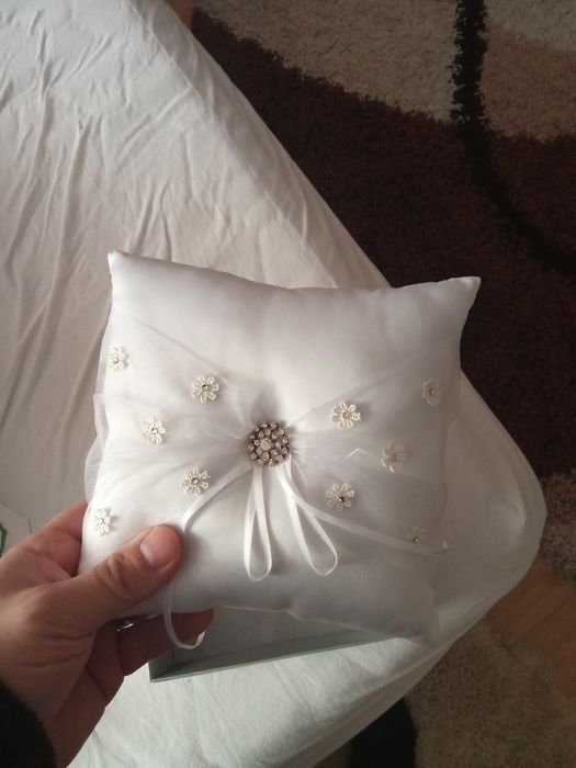 Perna de pus verighete noua