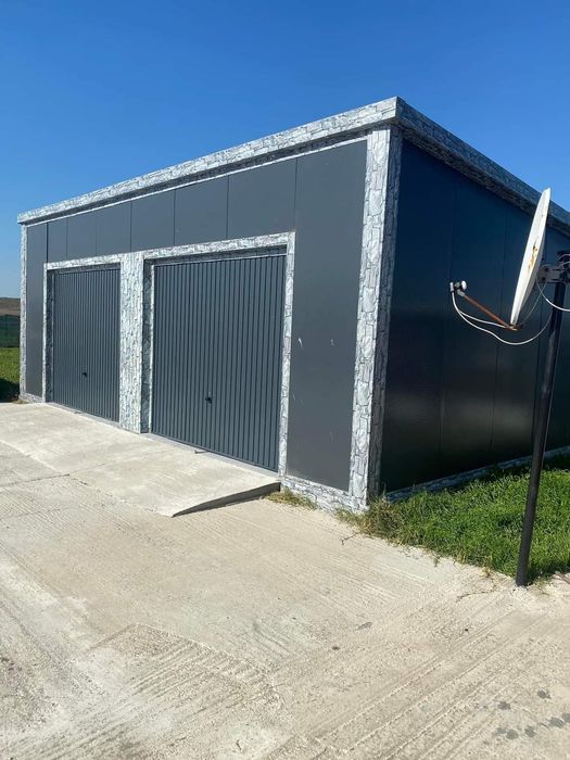 Garaj metalic din panouri sandwich  3.7 x 6m