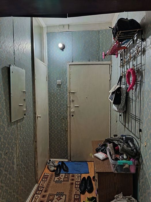 Срочно продается своя 2 ком квартира на спутнике 17