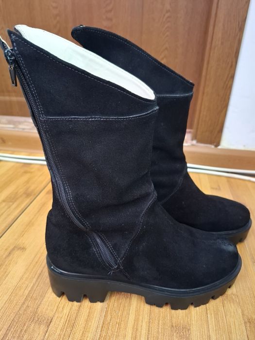 Ghete din piele întoarsă