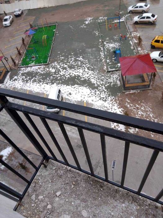 Урганч шахар. Водникда 2 хонали квартира сотилади.