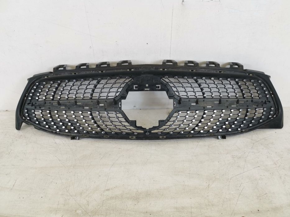 Grila Centrala Bara Fata Mercedes-Benz CLA-Class C118 2019 2020 2021 2