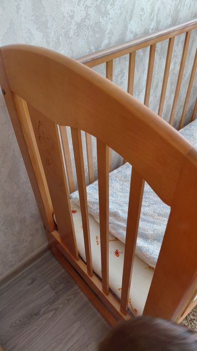 Продам детску кроватку