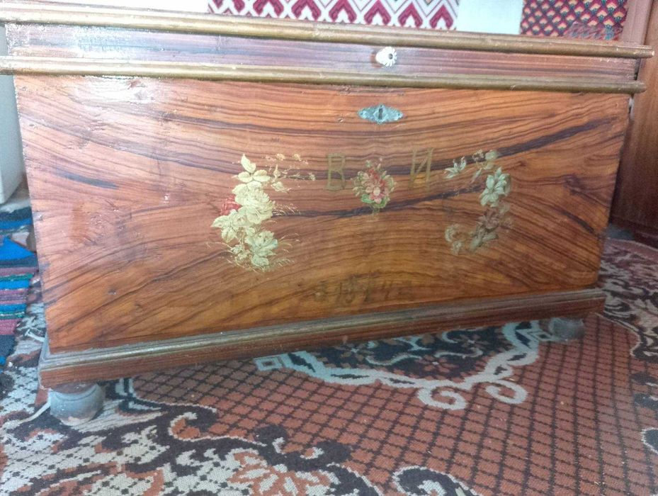 Дървени скринове 50 лв