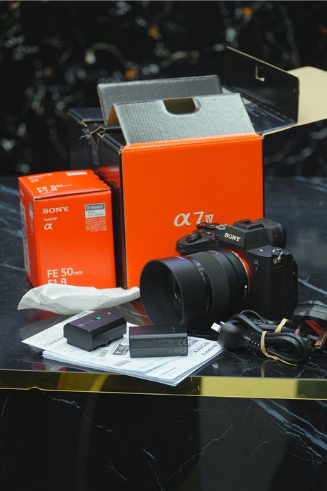 Sony A7 IV 4K 50mm F1.8 fe sotiladi holati 10/10 ideal yengide