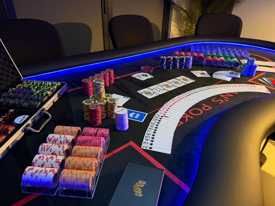 Masa poker la comanda CustomTables.eu modele stoc mese poker scaune