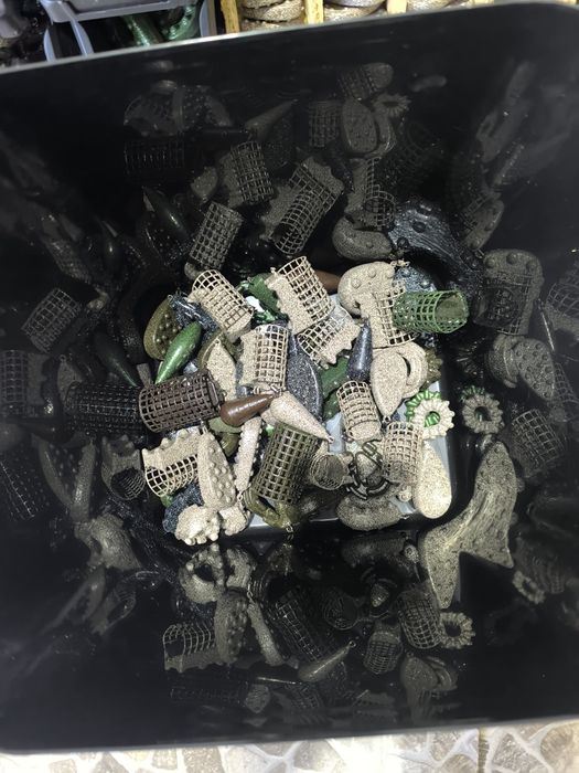 Шаранджиско олово и кошнички за фидер!!! Всички грамжи и форми  Топ цени и качество най вече! Цени за магази и на едро!!!