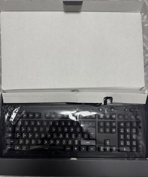 Tastatura Logitech g213