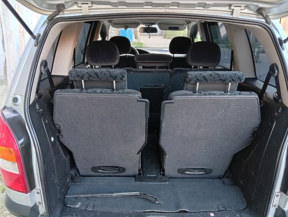 Зафира 1.8 2002 год