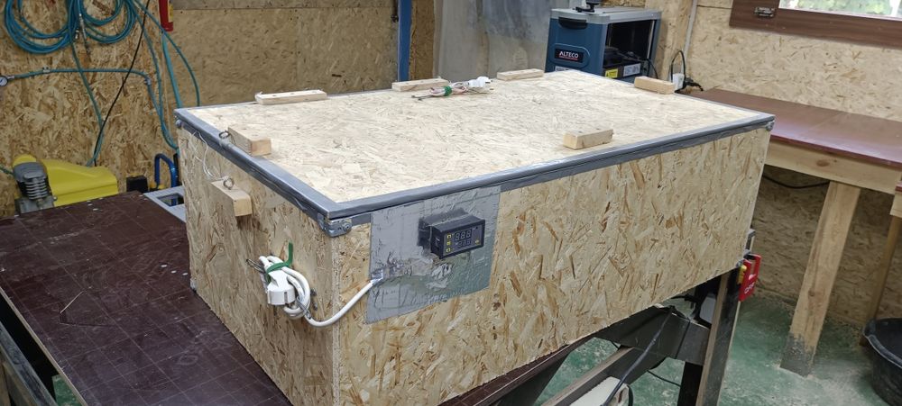 Продается брудер-мини парник,для россады.