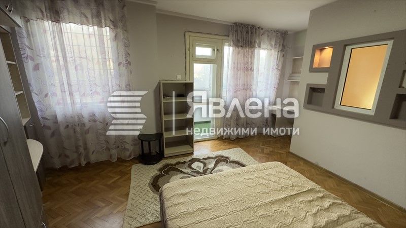Продава се Тристаен апартамент в Варна, Бриз - 90 кв.м за 1539 €/кв.м - Снимка #10