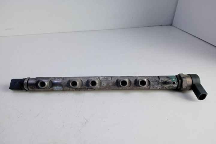 Rampa Injectoare 0445214183 BMW Seria 5 F07/F10/F11 seria