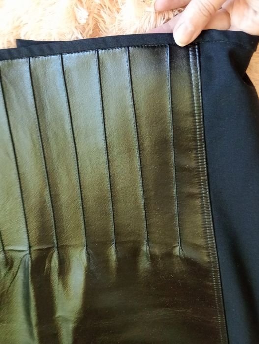 Юбка черная карандаш .