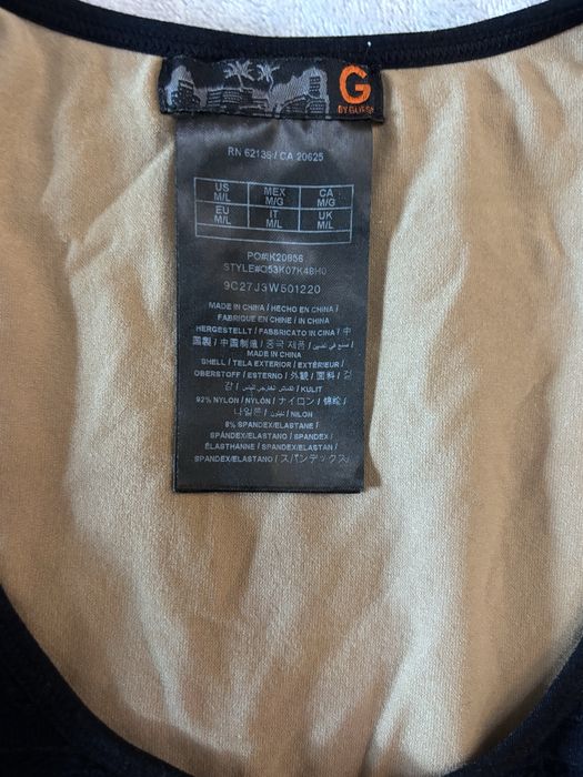 Рокля Guess по тялото