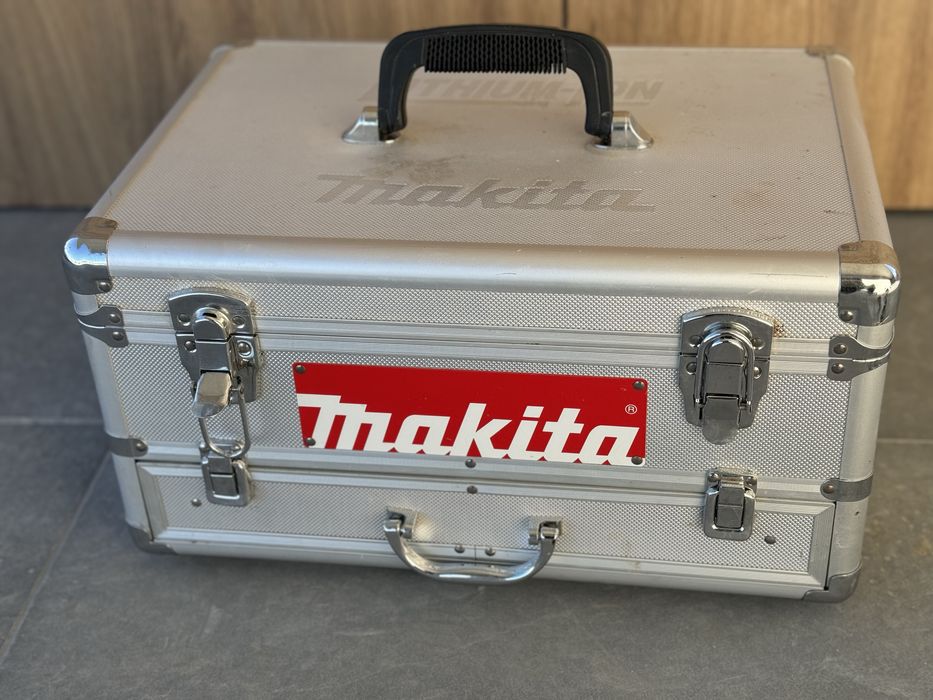Cutie metalica transport Makita
