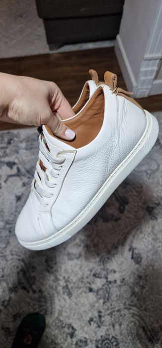 Кросовки кожаные белые 41