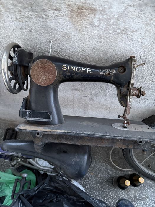 Masina de cusut Singer