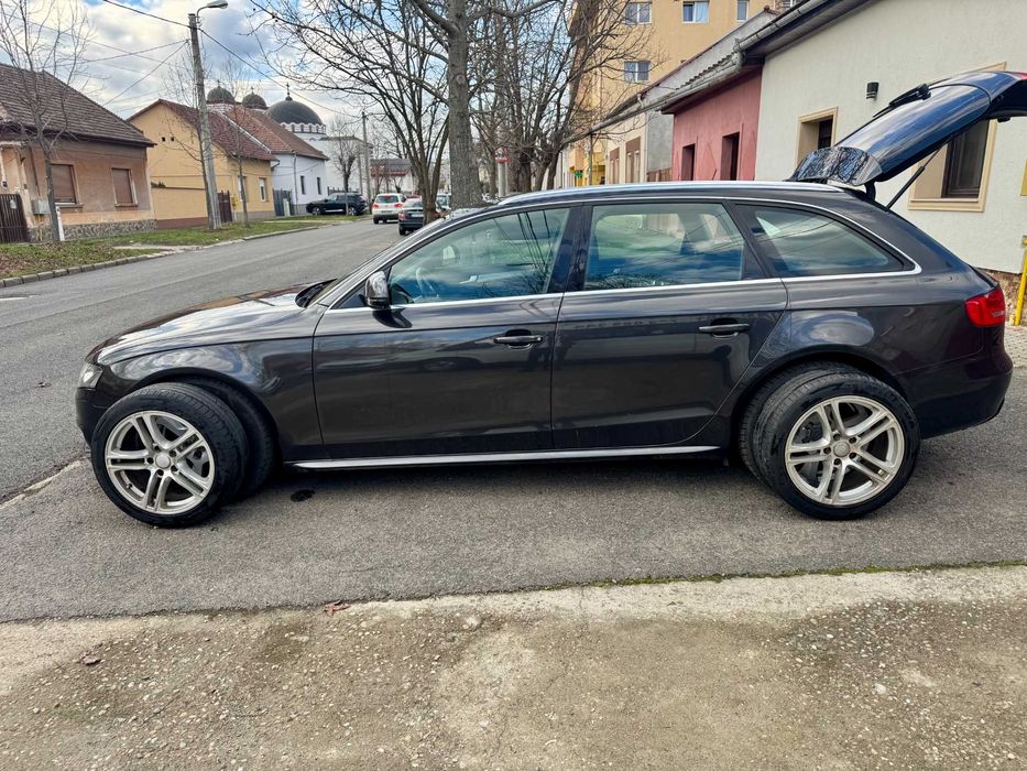 Audi A4 B8 Quattro,2.0 Tdi-2009-4x4 permanent, jante 16 si 17