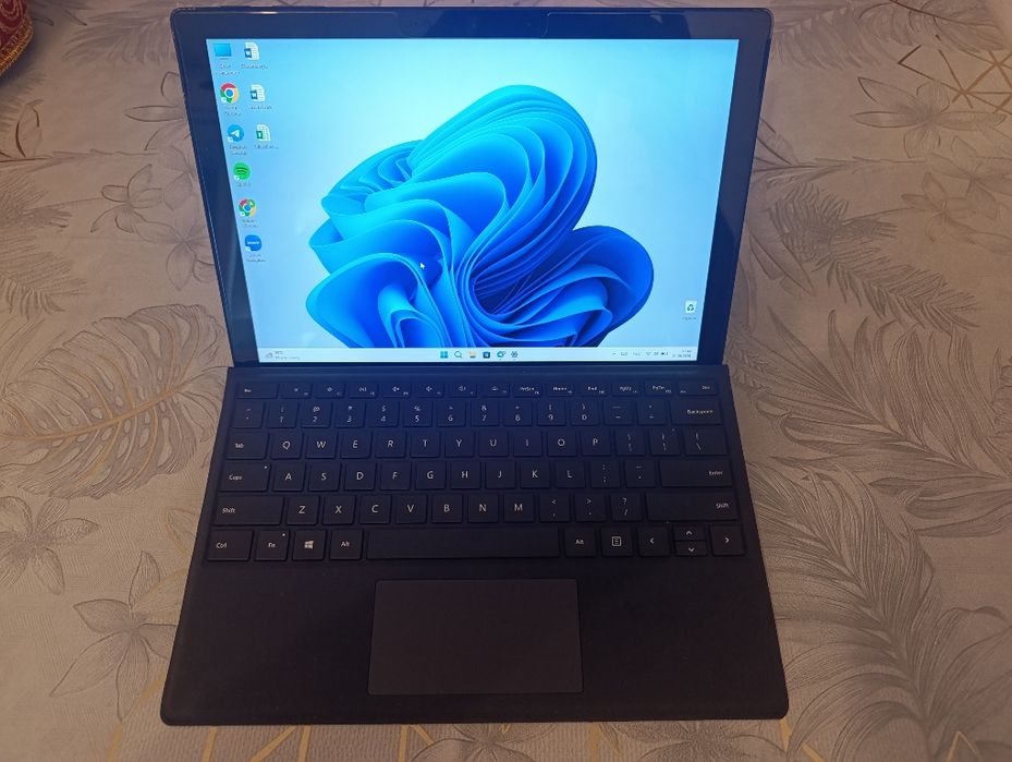 Microsoft Surface Pro 7+