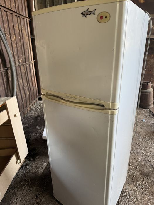 Холодильник  5000 тг