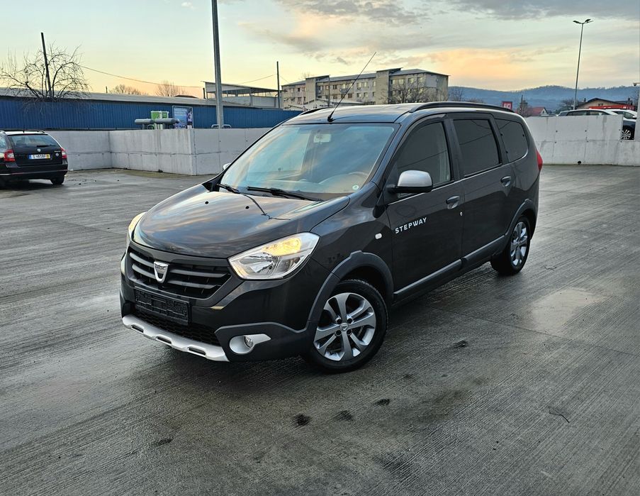 Dacia Lodgy Stepway - 7 locuri - 2016