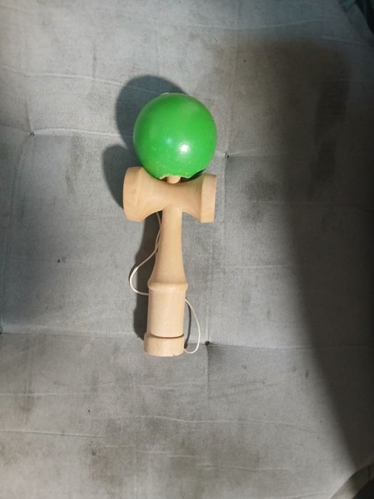 Vand  kendama  preț negociabil