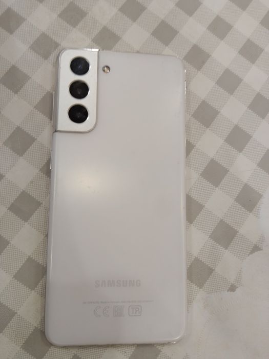Samsung s21 в хорошем состоянии