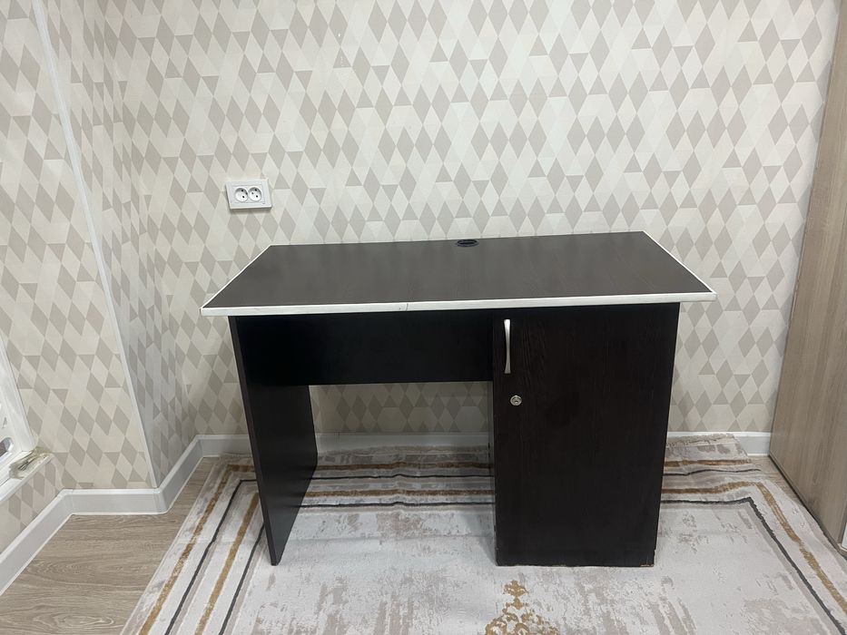 Продам стол в хорошем состояни