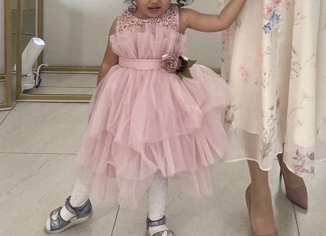 Детское нарядное платье на 2-3 года