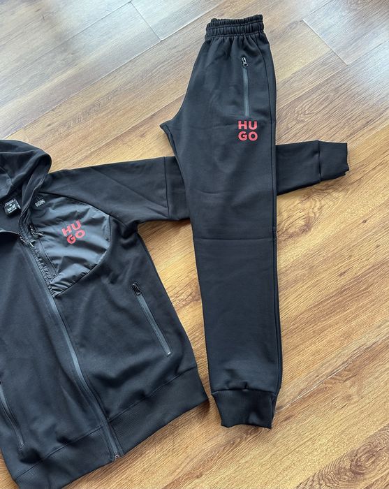 Мъжки,памучен,черен екип Hugo BOSS с червено лого